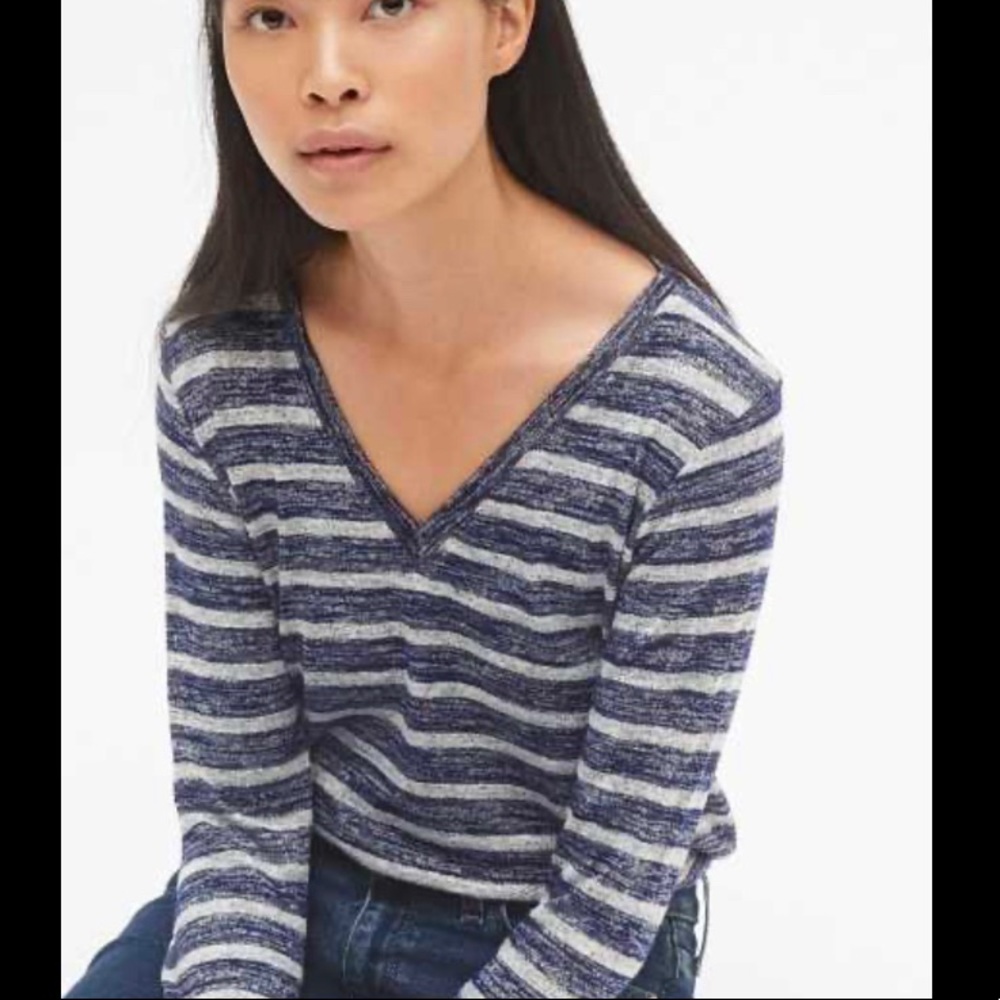 GAP Women's Navy and White Striped V-Neck Long Sleeve Tee